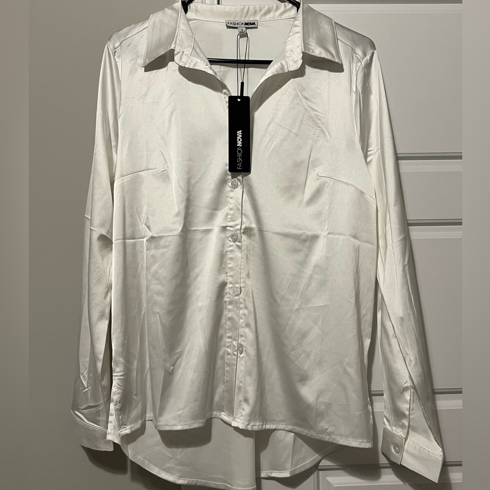 Faux silk dressy button down top - nwt - fashion nova - small